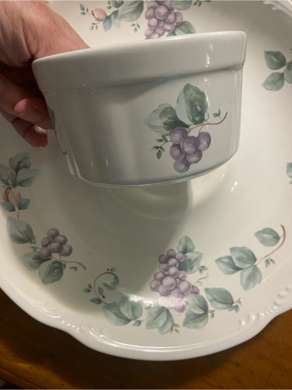 Pfaltzgraff Grapevine White Chip & Dip Platter Purple Grape and Pink Rose  12”